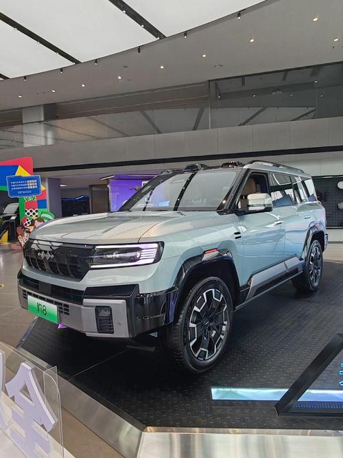 惠州210比亚迪方程豹硬派越野的爆款，英菲尼迪35周年与你共成长